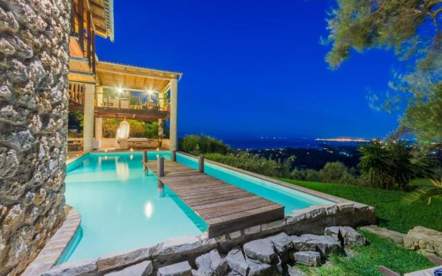 Idyllic Open Air 2BD Villa with Beachview