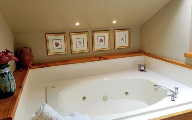 Highland Lake Inn & Resort