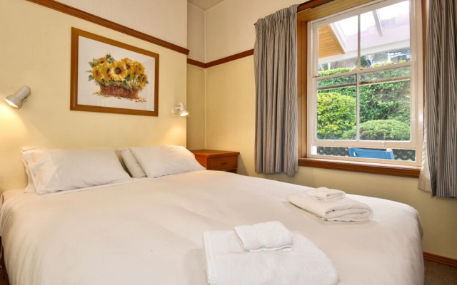 Historic Stonehill Cottage – 1873 – Guest Rooms – Queenstown