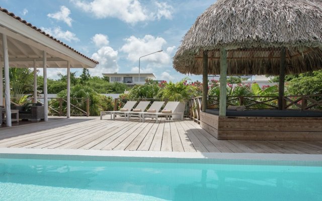 Luxury Detached Villa With Pool in Jan Thiel in Willemstad for six