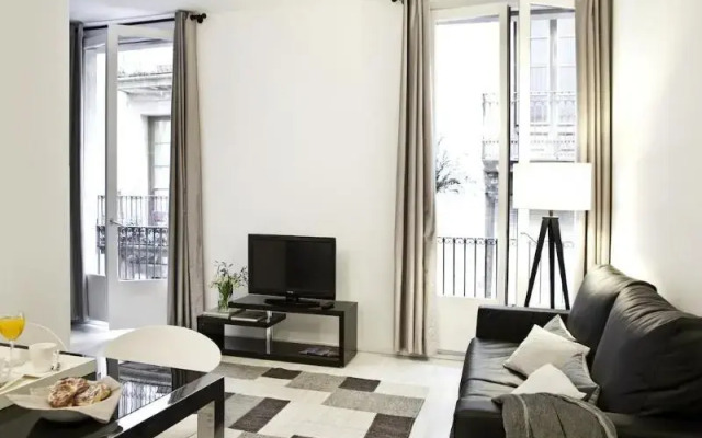 AinB Gothic Cathedral Apartments