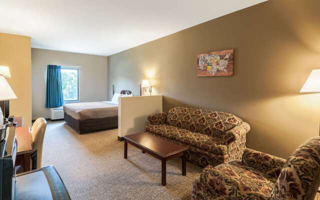 Econo Lodge Inn & Suites