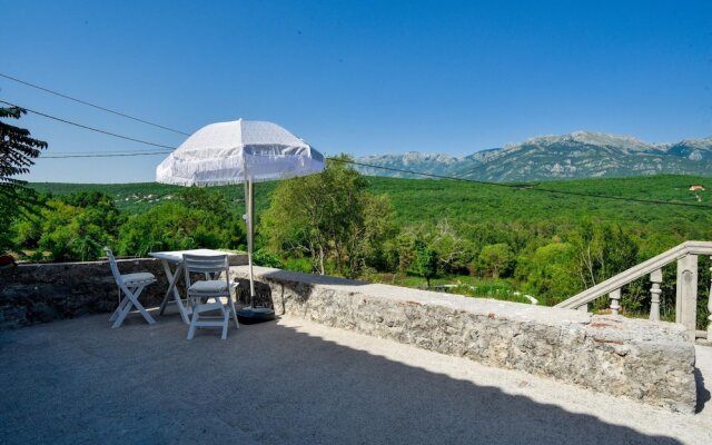 Nature View House w Terrace Near Beach in Budva