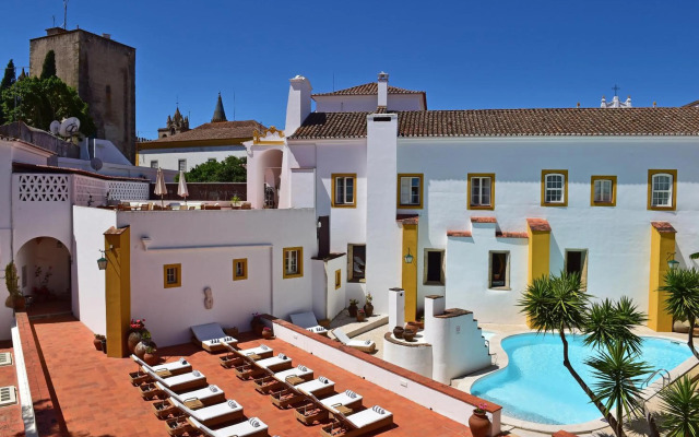 Pousada Convento de Evora - Historic Hotel