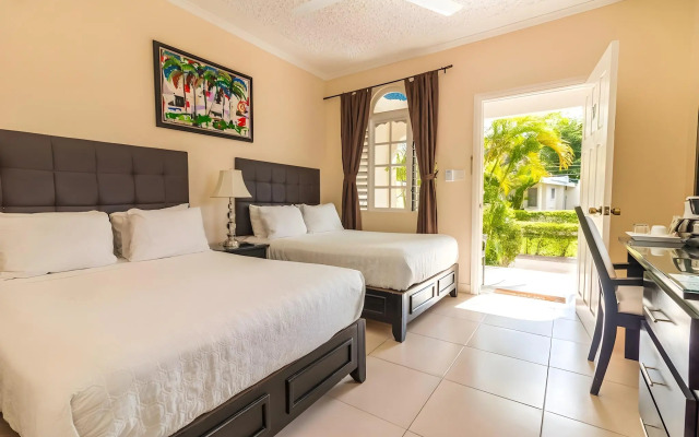 Travellers Beach Resort