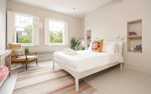 Chic and Colourful Family Home by Underthedoormat