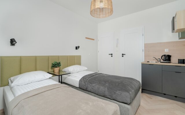 Studio With Balcony for 2 by Renters