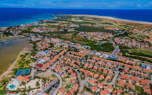 4BR Villa Gold Coast w Pool