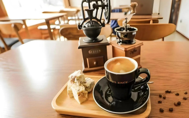James Joyce Coffetel (Shanghai Minhang Wujing Shida)