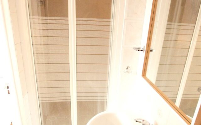 Avonmore Hotel