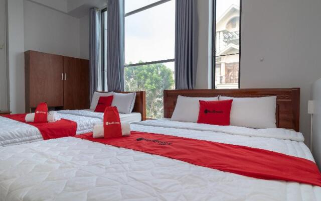 RedDoorz near Tan Huong Market