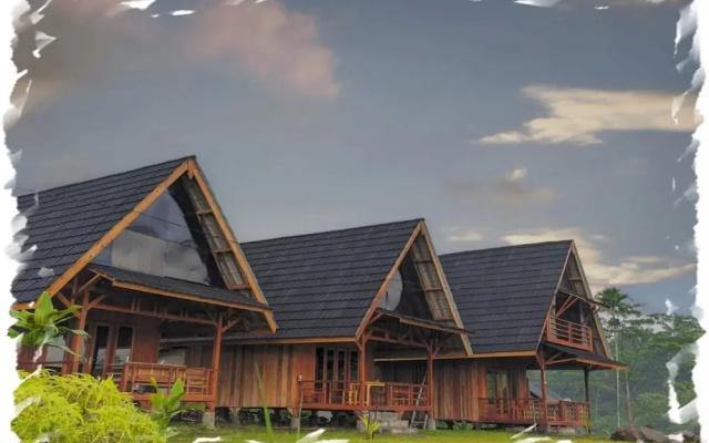 EXPRESS O 91041 Cottage Saung Suluh – Outside – Baturaden