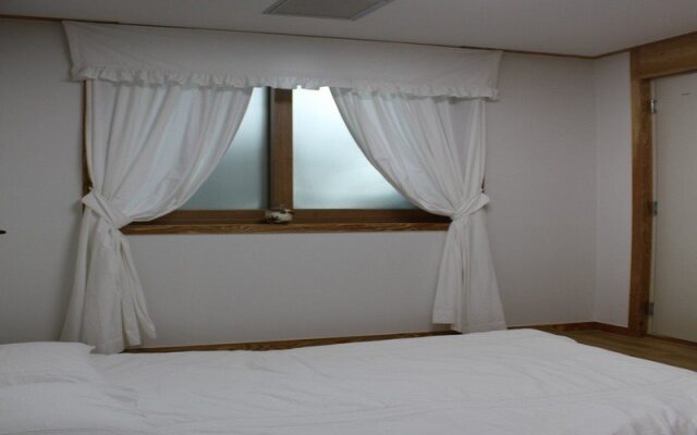 Jeonju j & j Guesthouse