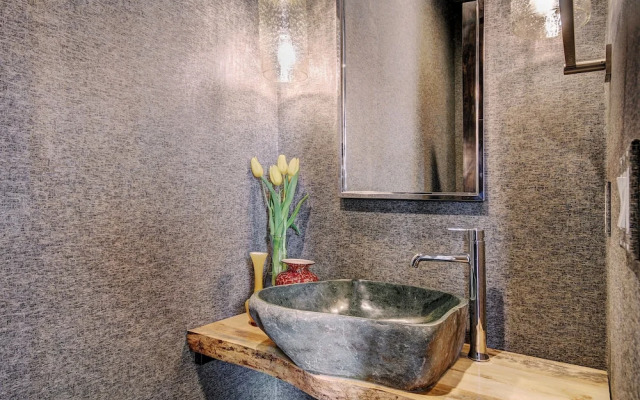 Spruce Ledge 4 Bedrooms 4.5 Bathrooms Townhouse