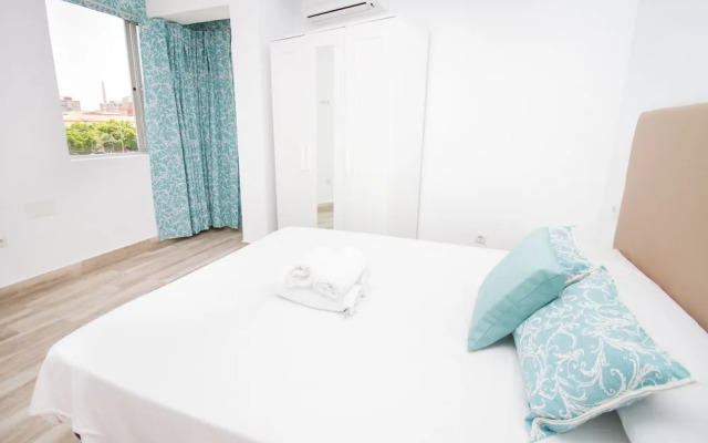 Modish 3 bedroom Apartment in Malaga by La RecepciÃ³n