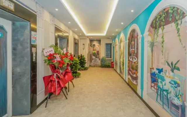 Jinglai Hotel. Selected (Shanghai Nanjing Road Pedestrian Street People's Square)
