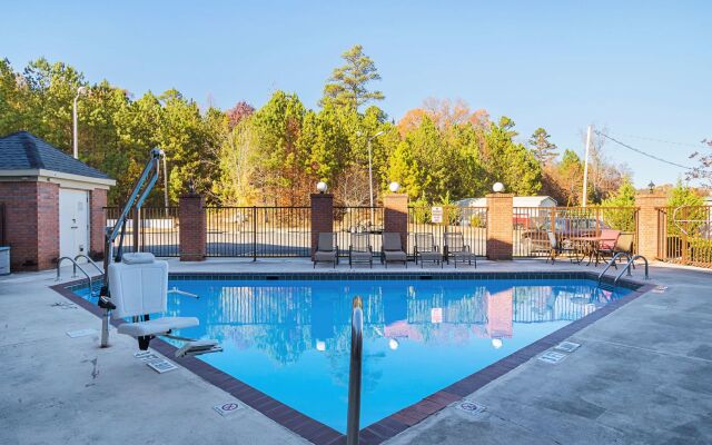 Red Roof Inn & Suites Scottsboro