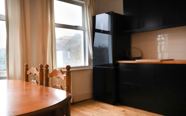 Spacious 4 Bedroom Property With Garden