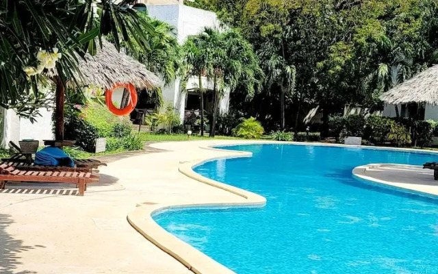 Green Malindi Apartments by RevSerene