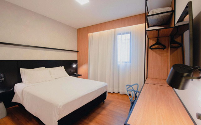 Ibis Curitiba Shopping