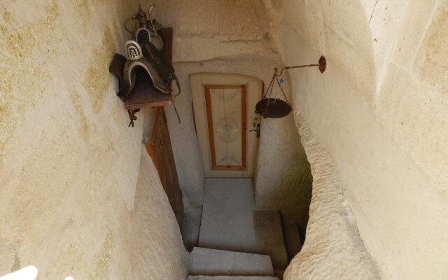Eagle Cave Inn
