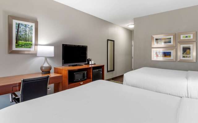 Comfort Inn & Suites Cleveland TX