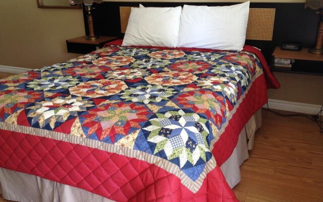 Boathouse Country Inn