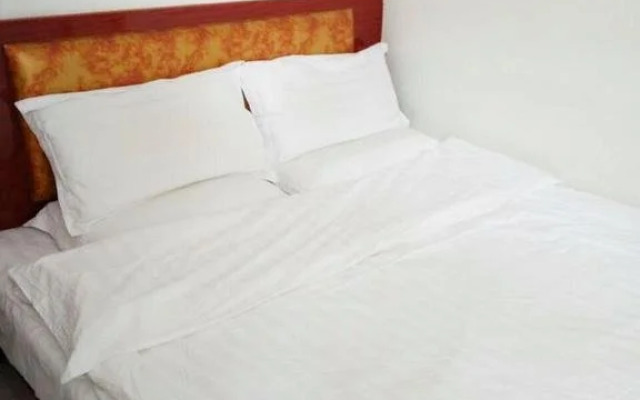 Xinglong Jiahong Inn