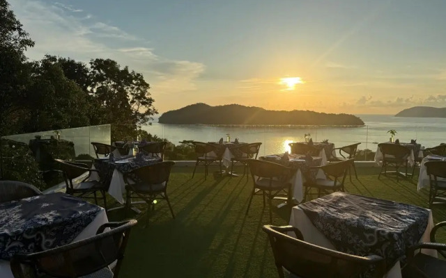 Ambong Pool Villas - Private Pool