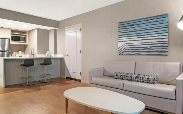 Radisson Plaza Hotel & Suites Kalamazoo