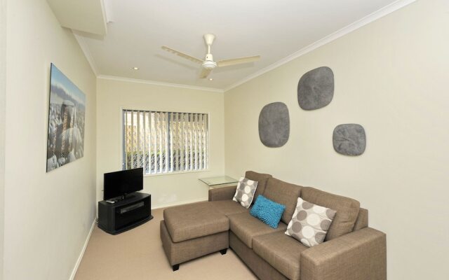 Marine Dr 2/68 - Fingal Bay