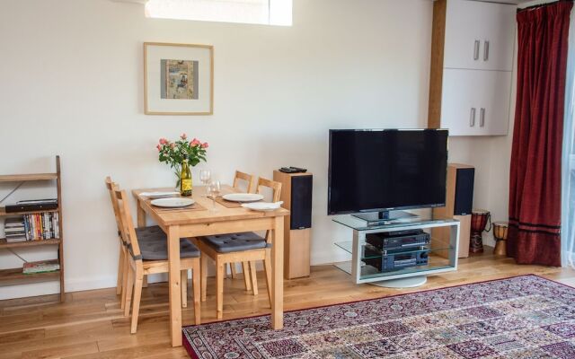 Plum Hill Apartment