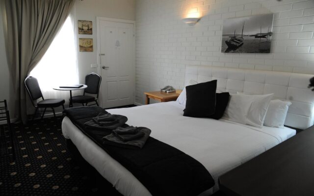 Norwood House Motel & Reception Centre
