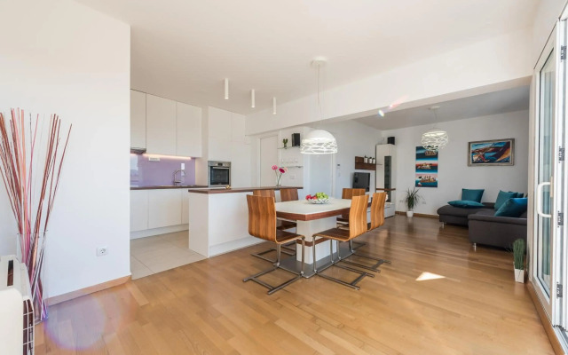 Penthouse with roof terrace