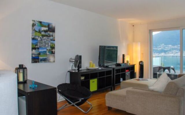 Vista Lago Maggiore 1.floor left