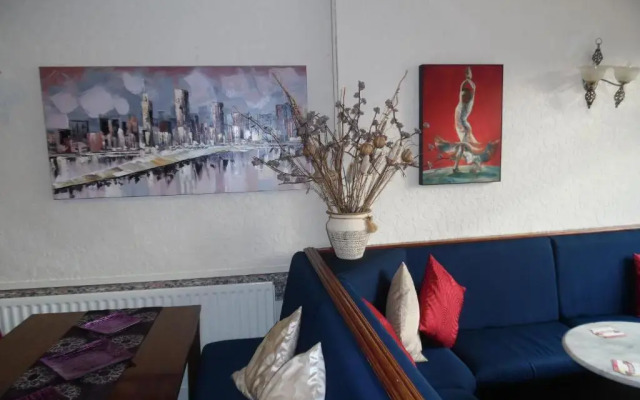 The Alondra Hotel