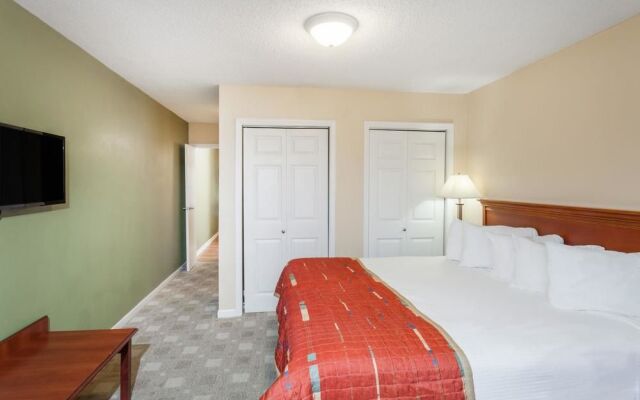 BAYMONT INN &amp; SUITES PEORIA