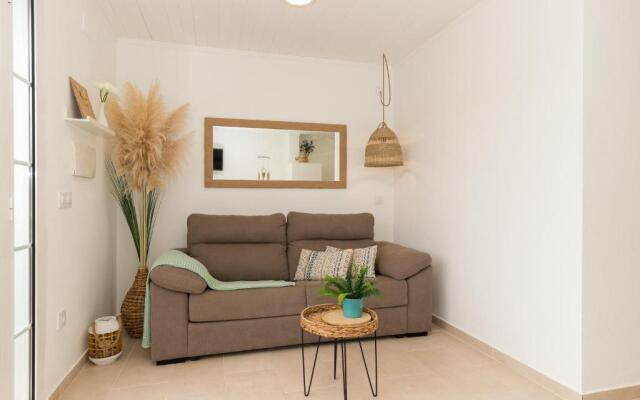 Moderno apartamento en Calan Bosch- C10