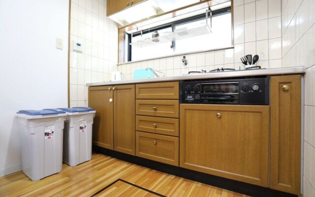 Tsuru House