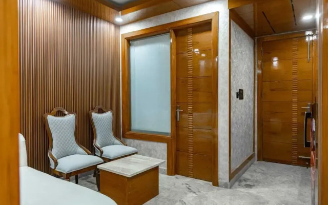 Platinum Service Apartment DLF Phase 3