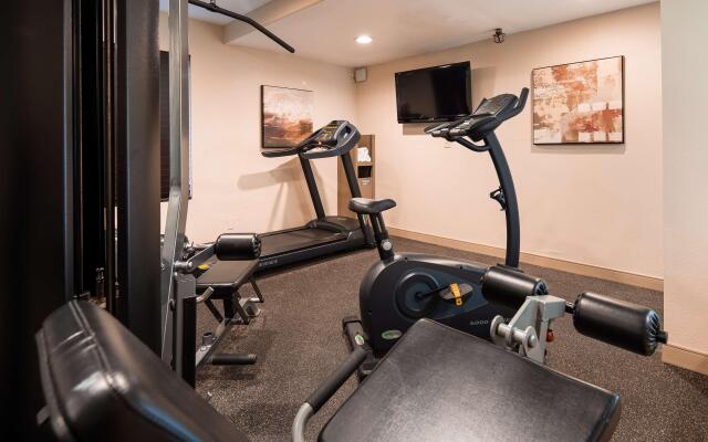 Best Western Plus Newport Mesa Inn