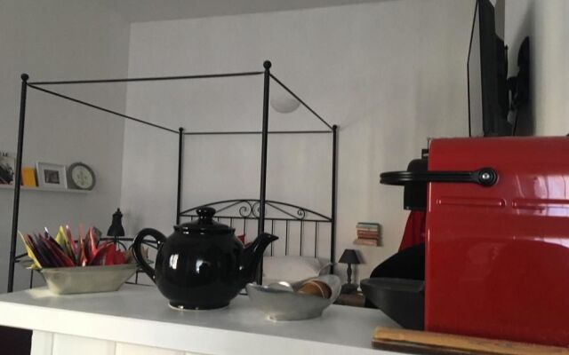 Studio in Milano, With Wifi