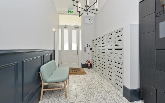 Stylish Mezzanine Studio Near Regent s Park