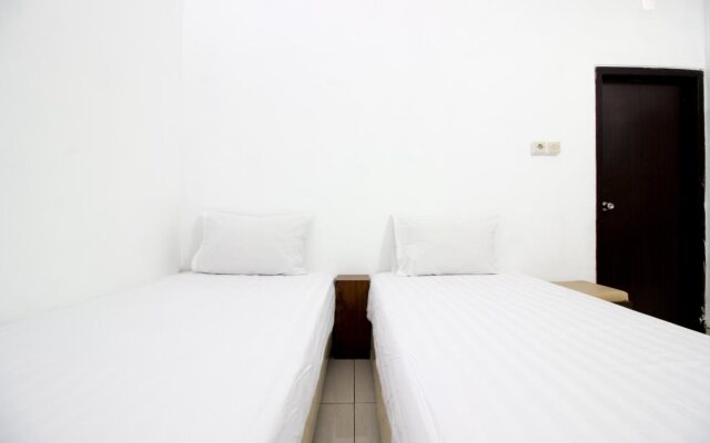 RedDoorz near Adisucipto Airport 3