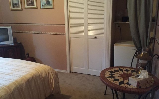 Hemingway's By the Sea B&B