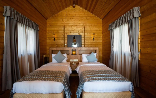 Mari Mari Backpackers Lodge, Mantanani Island