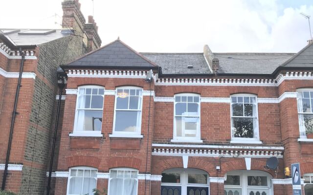 Wix's Lane 3 bed Apartment
