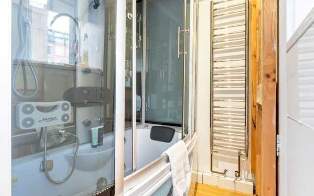 Modern Studio With Terrace in Marylebone