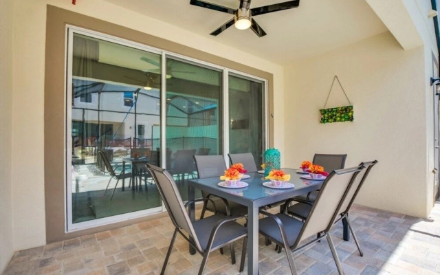 Orlando Newest Resort Community Town Home 5 Bedroom Townhouse by Redawning