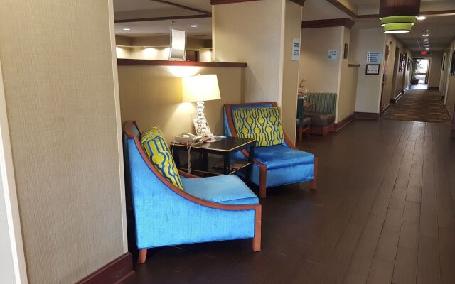 Holiday Inn Express Hotel & Suites Wilmington-University Ctr by IHG